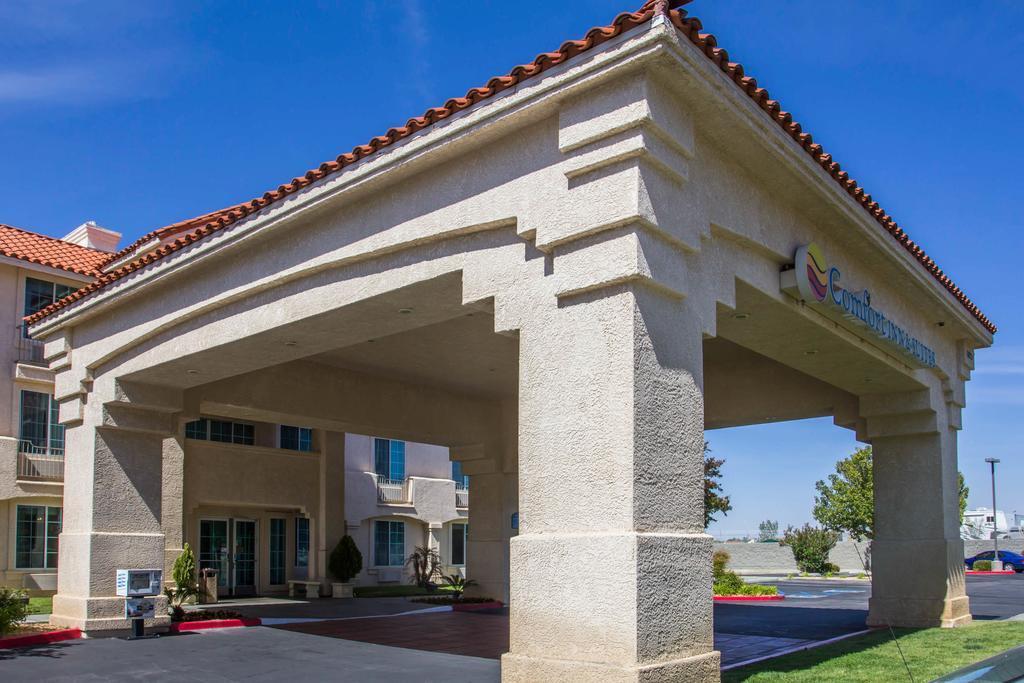 Comfort Inn & Suites Lancaster Antelope Valley Exterior photo